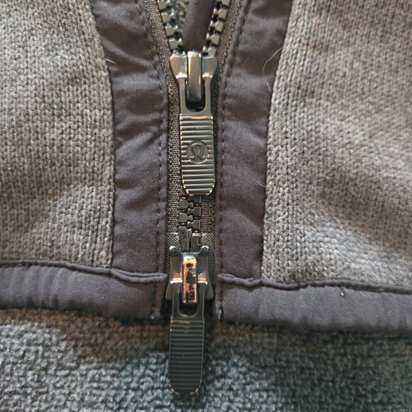 Lululemon Its Fleecing Cold Jacket - 8 Heathered Black / Black - Picture 6 of 8